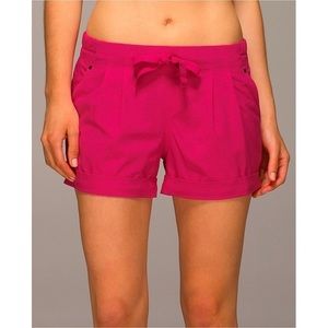 Lululemon spring breakaway shorts size 4, watermelon/magenta color